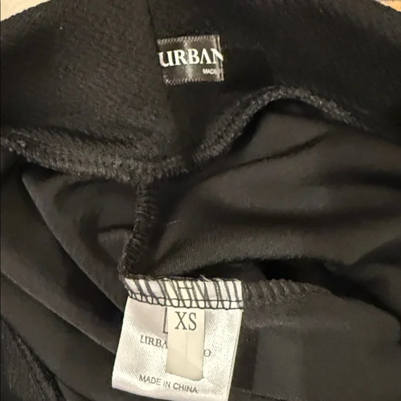 Elegant Black Skater Skirt - Picture 2 of 3